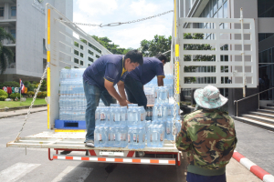 มรท. เปิดศูนย์รวมน้ำใจชาวไทยช่วยเหลือผู้ประสบอุทกภัยในพื้นที่ภาคเหนือ