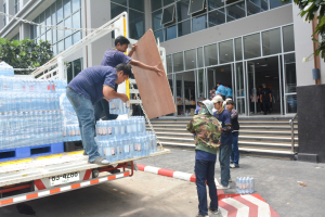 มรท. เปิดศูนย์รวมน้ำใจชาวไทยช่วยเหลือผู้ประสบอุทกภัยในพื้นที่ภาคเหนือ