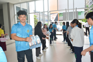 มรท. เปิดศูนย์รวมน้ำใจชาวไทยช่วยเหลือผู้ประสบอุทกภัยในพื้นที่ภาคเหนือ