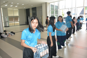 มรท. เปิดศูนย์รวมน้ำใจชาวไทยช่วยเหลือผู้ประสบอุทกภัยในพื้นที่ภาคเหนือ