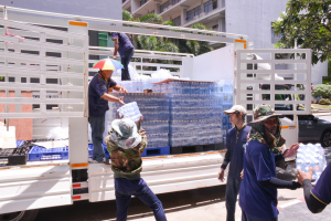 มรท. เปิดศูนย์รวมน้ำใจชาวไทยช่วยเหลือผู้ประสบอุทกภัยในพื้นที่ภาคเหนือ