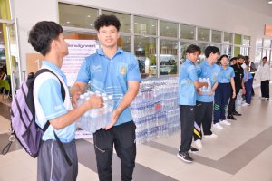 มรท. เปิดศูนย์รวมน้ำใจชาวไทยช่วยเหลือผู้ประสบอุทกภัยในพื้นที่ภาคเหนือ