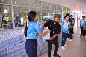 มรท. เปิดศูนย์รวมน้ำใจชาวไทยช่วยเหลือผู้ประสบอุทกภัยในพื้นที่ภาคเหนือ