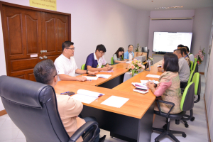 การประชุม คกก.ดำเนินงานการจัดทำแบบประเมินผลความพึงพอใจของผู้รับบริการของพนักงานในสถาบันอุดมศึกษา สายสนับสนุน
