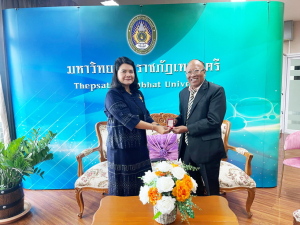 พิธีลงนามต่ออายุสัญญา MOU ระหว่าง มรภ.เทพสตรี กับ STKIP Persada Khatulistiwa ประเทศอินโดนีเซีย
