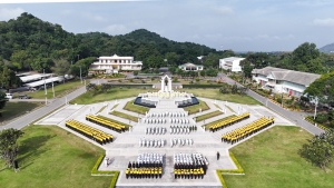 มรภ.เทพสตรี ร่วมพิธีบำเพ็ญกุศลถวายเป็นพระราชกุศล เนื่องในวันนวมินทรมหาราช ณ ศูนย์การทหารปืนใหญ่