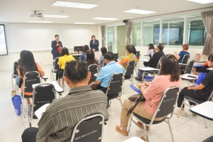 ศูนย์ภาษา จัดโครงการพัฒนาหลักสูตรภาษาอังกฤษเพื่อการสื่อสาร สำหรับบุคคลทั่วไป