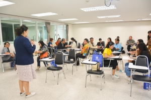 ศูนย์ภาษา จัดโครงการพัฒนาหลักสูตรภาษาอังกฤษเพื่อการสื่อสาร สำหรับบุคคลทั่วไป