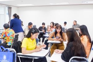 ศูนย์ภาษา จัดโครงการพัฒนาหลักสูตรภาษาอังกฤษเพื่อการสื่อสาร สำหรับบุคคลทั่วไป