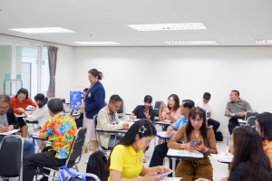 ศูนย์ภาษา จัดโครงการพัฒนาหลักสูตรภาษาอังกฤษเพื่อการสื่อสาร สำหรับบุคคลทั่วไป