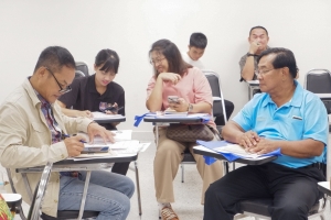 ศูนย์ภาษา จัดโครงการพัฒนาหลักสูตรภาษาอังกฤษเพื่อการสื่อสาร สำหรับบุคคลทั่วไป