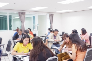 ศูนย์ภาษา จัดโครงการพัฒนาหลักสูตรภาษาอังกฤษเพื่อการสื่อสาร สำหรับบุคคลทั่วไป
