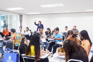 ศูนย์ภาษา จัดโครงการพัฒนาหลักสูตรภาษาอังกฤษเพื่อการสื่อสาร สำหรับบุคคลทั่วไป