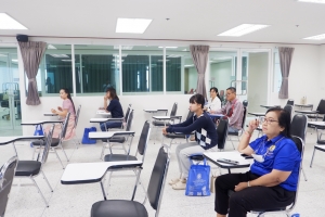 ศูนย์ภาษา จัดโครงการพัฒนาหลักสูตรภาษาอังกฤษเพื่อการสื่อสาร สำหรับบุคคลทั่วไป