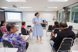 ศูนย์ภาษา จัดโครงการพัฒนาหลักสูตรภาษาอังกฤษเพื่อการสื่อสาร สำหรับบุคคลทั่วไป