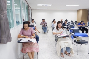 ศูนย์ภาษา จัดโครงการพัฒนาหลักสูตรภาษาอังกฤษเพื่อการสื่อสาร สำหรับบุคคลทั่วไป
