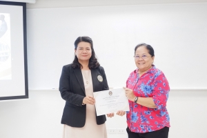 ศูนย์ภาษา จัดโครงการพัฒนาหลักสูตรภาษาอังกฤษเพื่อการสื่อสาร สำหรับบุคคลทั่วไป