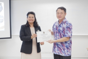 ศูนย์ภาษา จัดโครงการพัฒนาหลักสูตรภาษาอังกฤษเพื่อการสื่อสาร สำหรับบุคคลทั่วไป