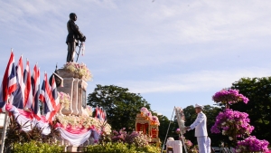 มรภ.เทพสตรี ร่วมพิธีถวายพวงมาลาสักการะเนื่องในวันปิยมหาราช