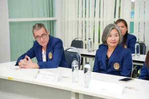 มรภ.กำแพงเพชร และ มรภ.สกลนคร ศึกษาดูงานศูนย์ภาษา และกองพัฒนานักศึกษา สนอ. มรภ.เทพสตรี