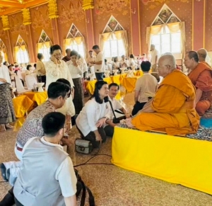 มรภ.เทพสตรี ร่วมพิธีทำบุญทอดกฐินวัดขุนอินทประมูล