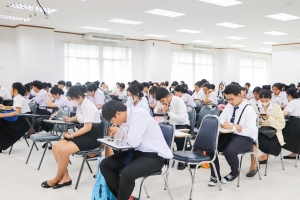 กองพัฒนานักศึกษาจัดประชุมชี้แจงรายละเอียดการสะสมชั่วโมงกิจกรรม และการลงนามในแบบยืนยันการกู้ยืมเงิน กยศ.