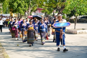 มรภ.เทพสตรี ร่วมโครงการสืบสานประเพณีลอยกระทง บุญผ้าป่าข้าวเม่าทอด ของเทศบาลตำบลป่าตาล
