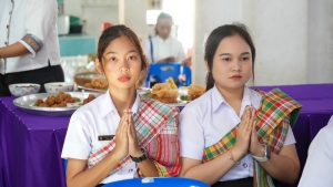 มรภ.เทพสตรี ร่วมโครงการสืบสานประเพณีลอยกระทง บุญผ้าป่าข้าวเม่าทอด ของเทศบาลตำบลป่าตาล