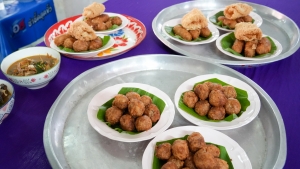 มรภ.เทพสตรี ร่วมโครงการสืบสานประเพณีลอยกระทง บุญผ้าป่าข้าวเม่าทอด ของเทศบาลตำบลป่าตาล