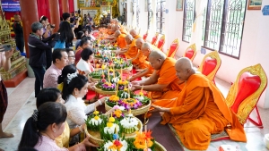 มรภ.เทพสตรี ร่วมโครงการสืบสานประเพณีลอยกระทง บุญผ้าป่าข้าวเม่าทอด ของเทศบาลตำบลป่าตาล