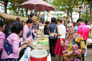 สำนักศิลปะและวัฒนธรรมจัดงานลานวัฒนธรรม 3 บุรี (จ.ลพบุรี)