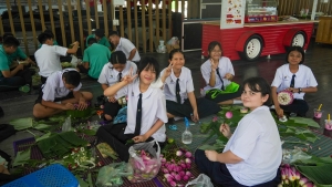 รร.สาธิต มรภ.เทพสตรี จัดงานสืบสานประเพณีลอยกระทง