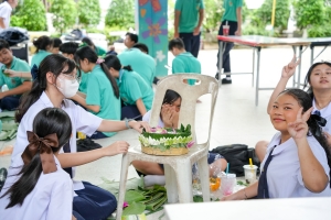 รร.สาธิต มรภ.เทพสตรี จัดงานสืบสานประเพณีลอยกระทง