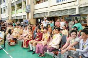 รร.สาธิต มรภ.เทพสตรี จัดงานสืบสานประเพณีลอยกระทง