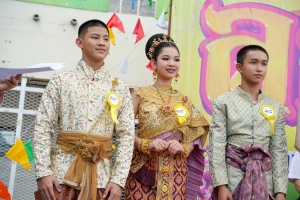 รร.สาธิต มรภ.เทพสตรี จัดงานสืบสานประเพณีลอยกระทง