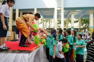 รร.สาธิต มรภ.เทพสตรี จัดงานสืบสานประเพณีลอยกระทง