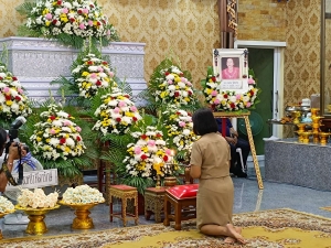 มรภ.เทพสตรี เป็นเจ้าภาพพิธีสวดพระอภิธรรมศพ คุณถนอม จันทสอน อดีตลูกจ้างประจำ มรภ.เทพสตรี